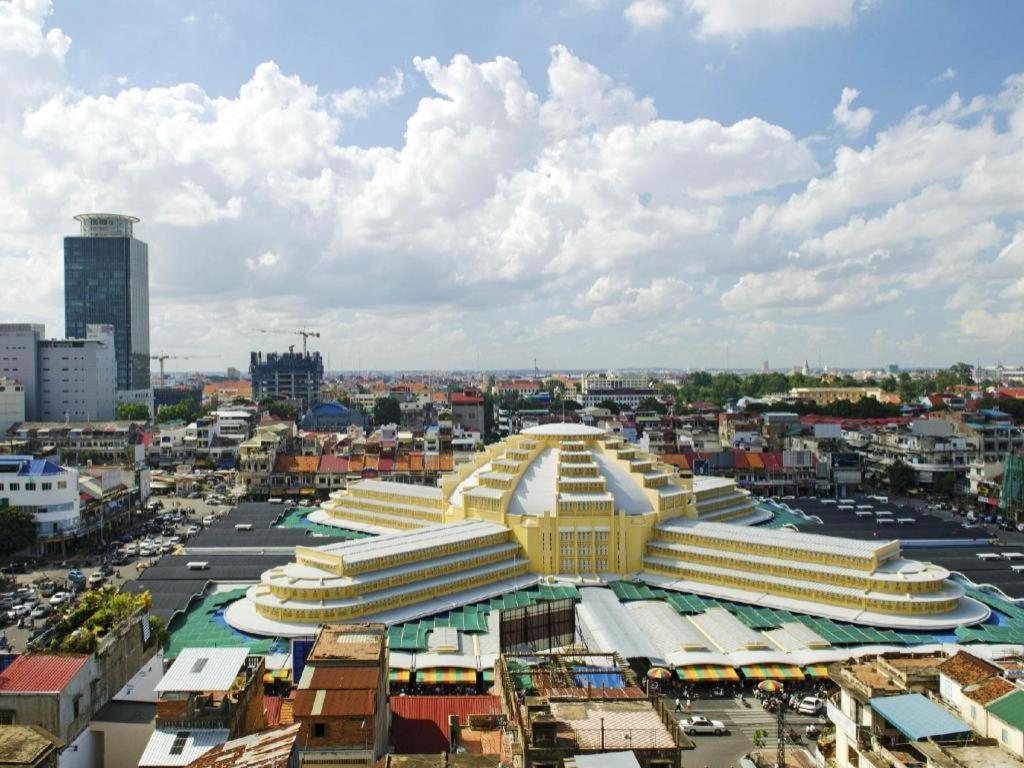 The Mou Hotel Phnom Penh Exterior photo