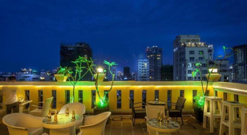 The Mou Hotel Phnom Penh Exterior photo